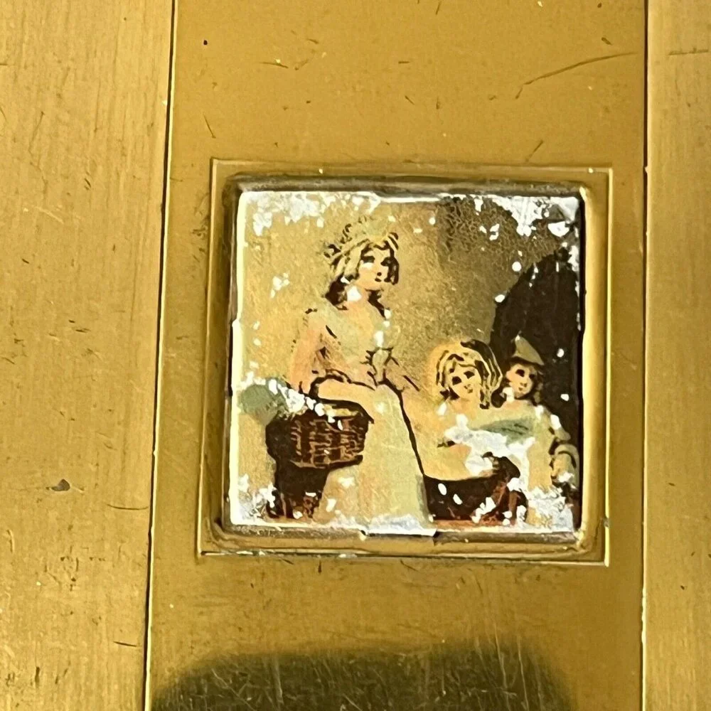 Gold Yardley Powder Compact Family Scene Vintage 1950s